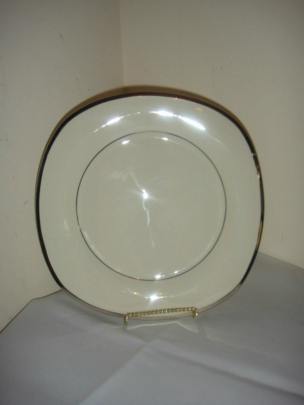 Lenox Dimension Solitare Square Ivory Platinum Dinner Plate