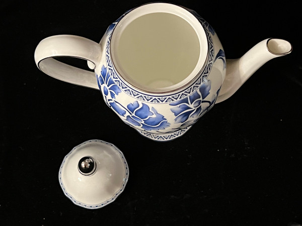 Richard  Ginori  " Blue Jasmine" Coffeepot & Lid 