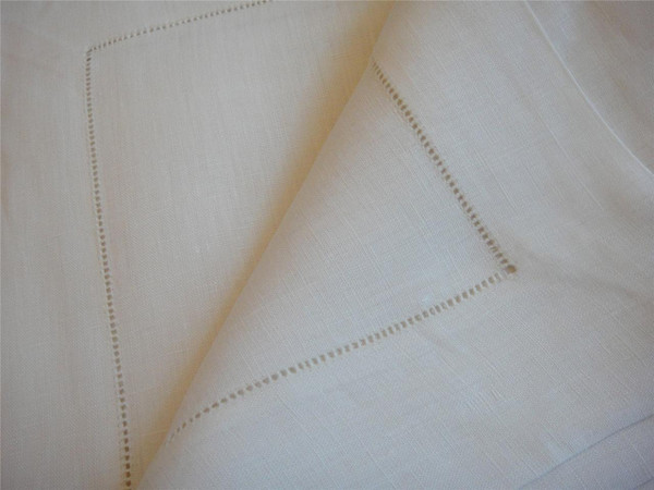 Sferra Classico Linen Tablecloth Oversized Ecru 77 x 134