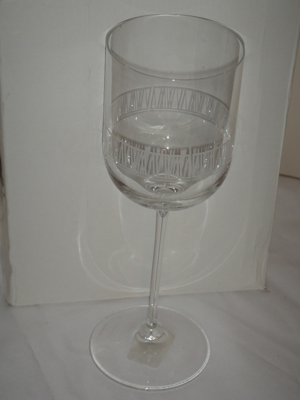 Wedgwood Vera Wang modern Graphic Crystal Wine Glass Set of 4 New 
