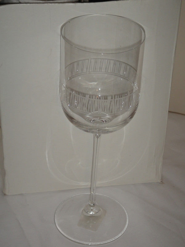 Wedgwood Vera Wang modern Graphic Crystal Wine Glass Set of 4 New 