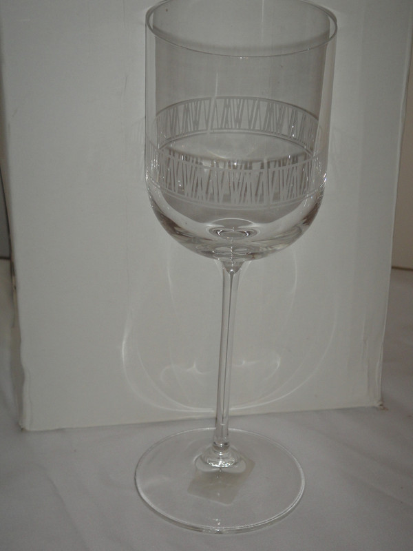 Wedgwood Vera Wang modern Graphic Crystal Wine Glass Set of 4 New 