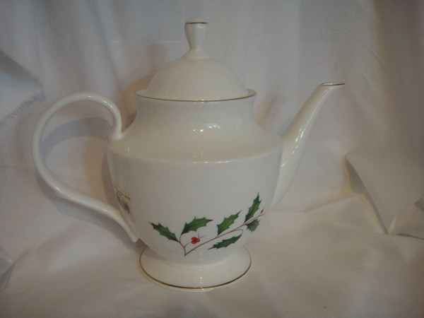 Lenox Holly Gold Teapot with Lid New