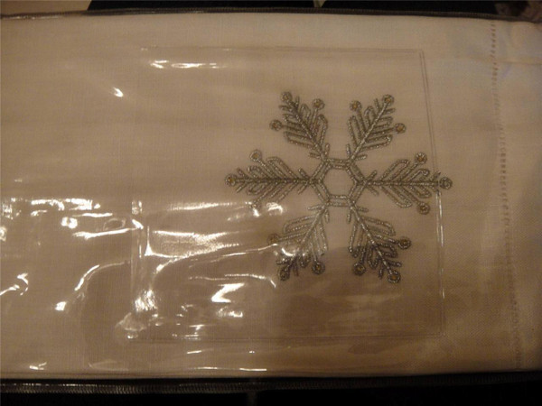 Sferra Snowflake Silver Guest Towels 14 x 20 Linen Set of (2) New