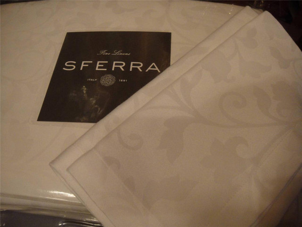 Sferra 1212 Orchard White Tablecloth 70 x 162 W/ 12 Dinner Napkins 