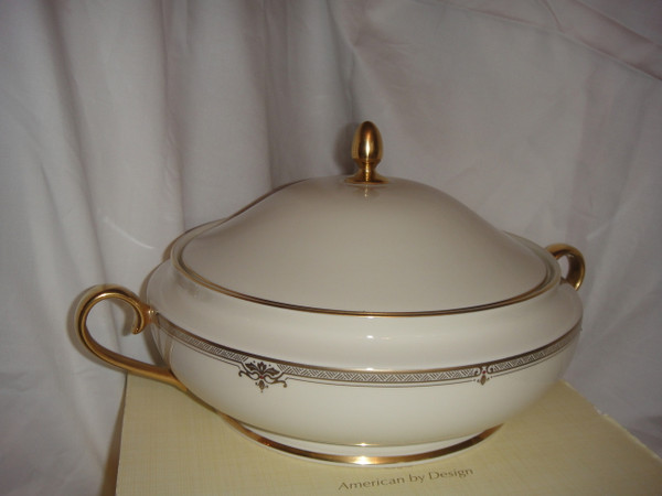 Lenox Republic Covered Vegetable Casserole New