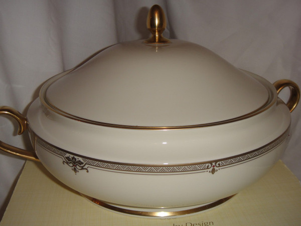 Lenox Republic Covered Vegetable Casserole New