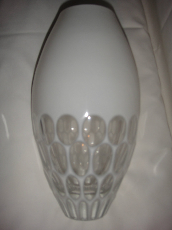 Monique Lhullier for Royal Doulton Atelier blanc 10.5 inch Vase 