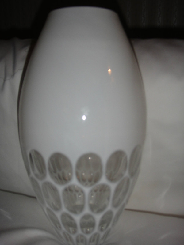 Monique Lhullier for Royal Doulton Atelier blanc 10.5 inch Vase 