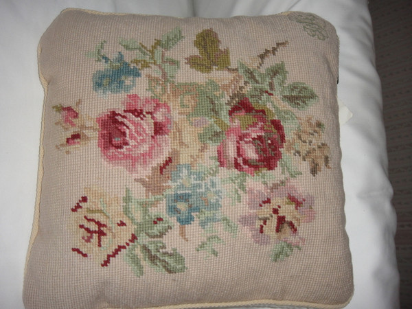 Ralph Lauren Highfields Needlepoint 14 x14 Square Throw Pillow New 