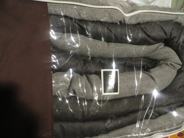 Michael Kors Nob Hill King Comforter  New