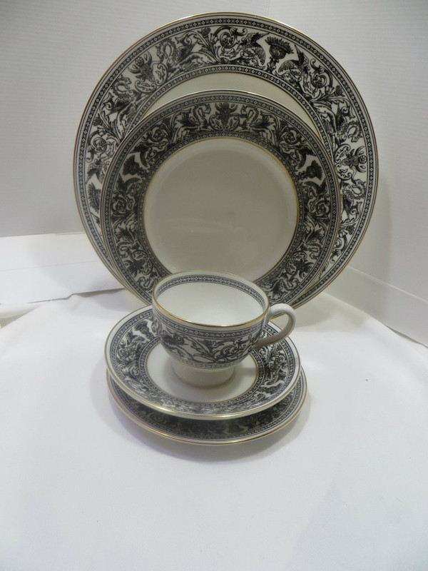 Wedgwood Florentine Black Gold 5pc place setting