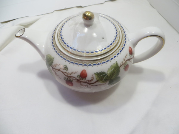Wedgwood Wild Strawberry Archive Small Teapot