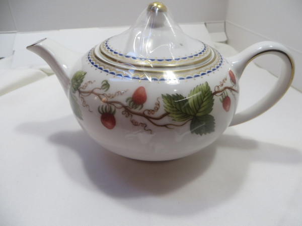 Wedgwood Wild Strawberry Archive Small Teapot