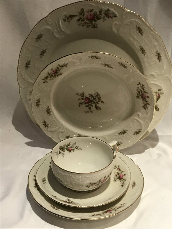 Rosenthal Ramona Ivory Rose Sanssouci Germany Dinnerware Set for 1