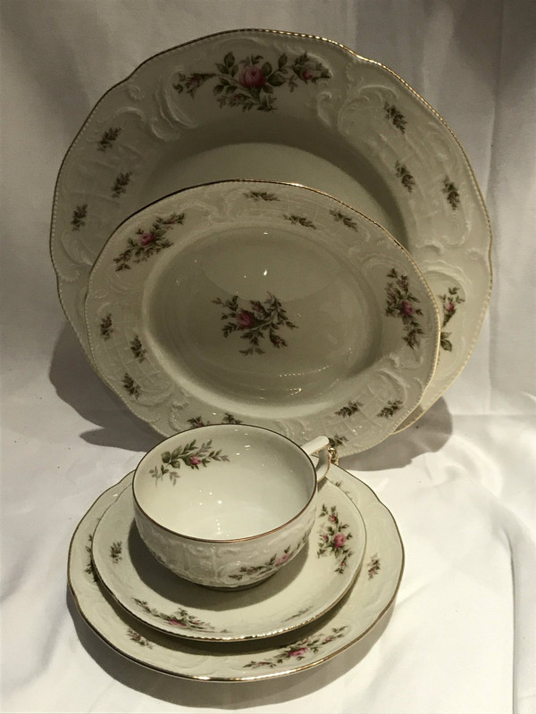 Rosenthal Ramona Ivory Rose Sanssouci Germany Dinnerware Set for 1