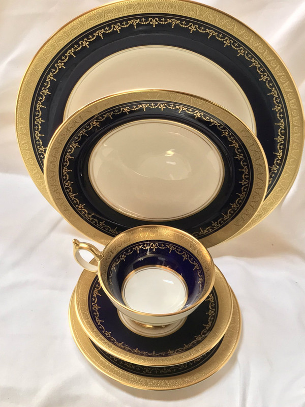 Aynsley Georgian Cobalt Five Piece Place Setting 7348