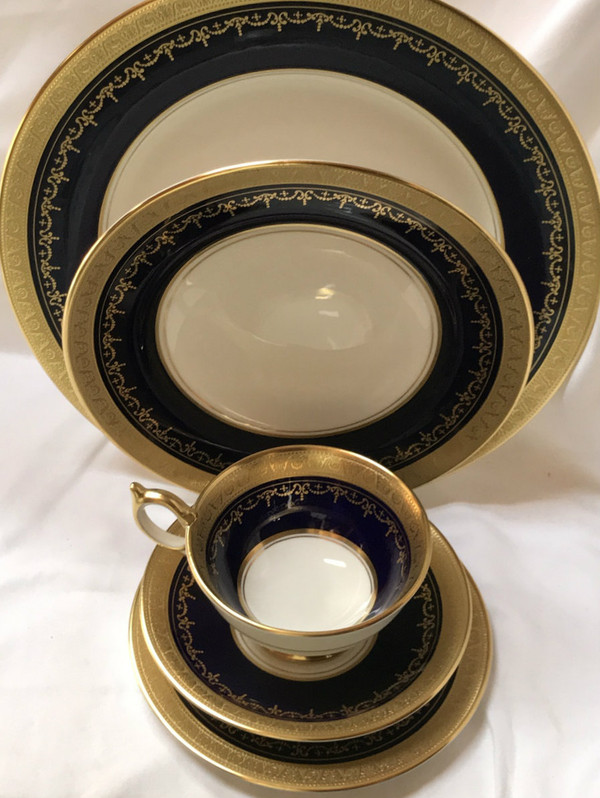 Aynsley Georgian Cobalt Five Piece Place Setting 7348