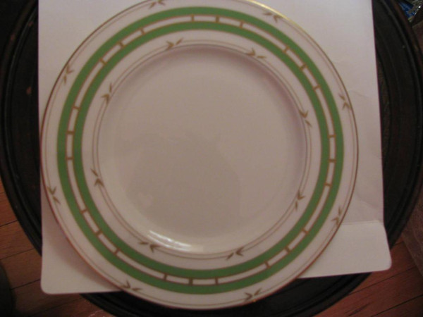 Kate spade  Pompano Point Green 9 inch Accent Plate by Lenox China New