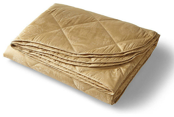 Sferra Denina Quilted Queen Coverlet Honey