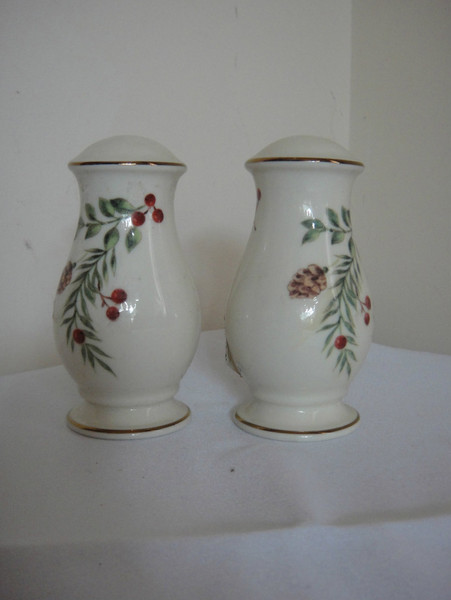 Lenox Boxwood & Pine Salt & Pepper Shaker 