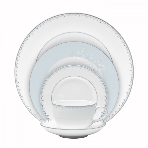 Monique Lhuillier Waterford Lily of the Valley 5 Piece Place Setting Monique Lhuillier Waterford Lily of the Valley 5 Piece Place Setting