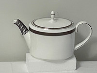 Wedgwood Vera Wang Sable Duchesse Teapot 