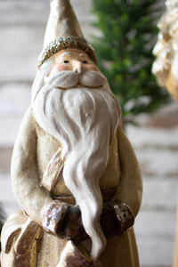 Set Of Two Resin Santas - 841628167160 Set Of Two Resin Santas - 841628167160