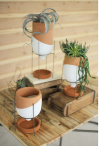 Set Of Three Natural And White Clay Pots On Wire Stands - 841628144468 Set Of Three Natural And White Clay Pots On Wire Stands - 841628144468