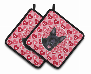 Dog Valentine's Day Portrait Pair of Pot Holders - 638508407627