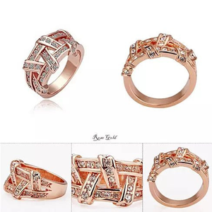 NYSA The Swarovski Crystal Cocktail Ring In Gold And Rose Gold - 740016244523