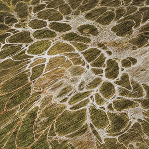 8' Chocolate And Gray Round Abstract Washable Indoor Outdoor Area Rug