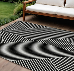 8' X 10' Black And Ivory Geometric Washable Indoor Outdoor Area Rug - 880016723816