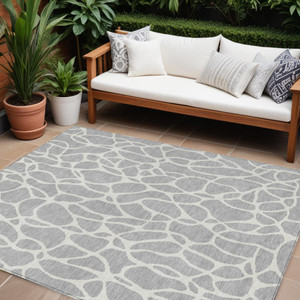 8' X 10' Silver And Ivory Geometric Washable Indoor Outdoor Area Rug - 880016599770