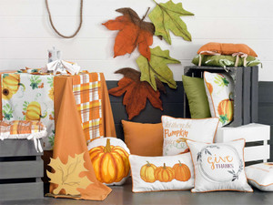 Homeroots Home Decor Solid Color Zippered Polyester Throw Pillow