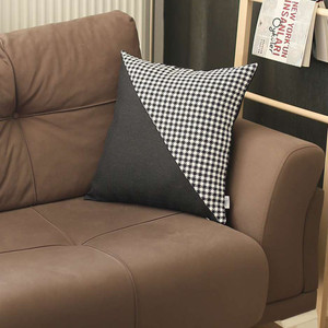 Homeroots Home Decor 18" x 18" Black and White Houndstooth Zippered Handmade Polyester Throw Pillow Cover 