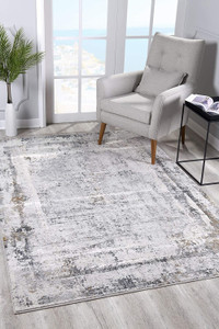 Homeroots Home Decor 4' x 6' Gray and Ivory Abstract Distressed Area Rug