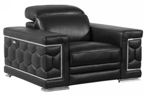 Homeroots Living Room 29 to 38 Inch Black Sturdy Recliner Chair
