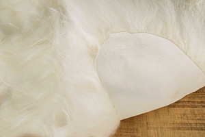2' X 3' White Natural Wool Long-Haired Sheepskin Area Rug - 689211825048