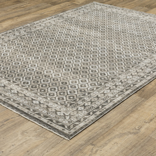 7' X 10' Gray And Beige Diamond Area Rug With Fringe