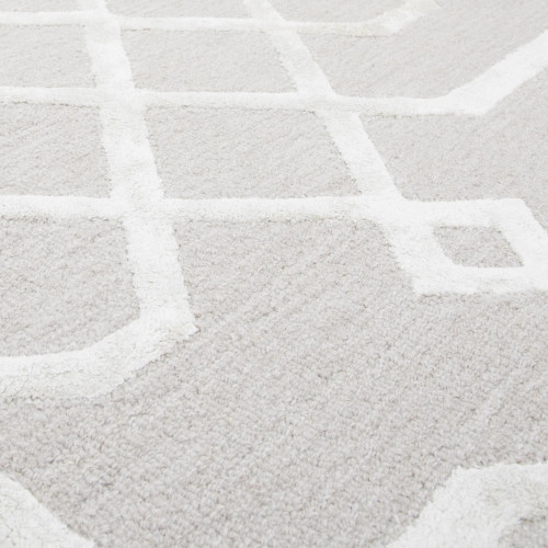 8' X 10' Beige And Ivory Wool Geometric Hand Tufted Area Rug