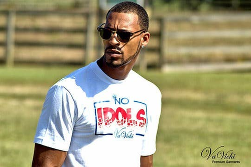 VaVichi No IDOLS Flagrant Tee