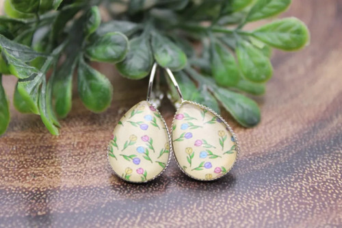 Tulips Teardrop French Lever Earrings