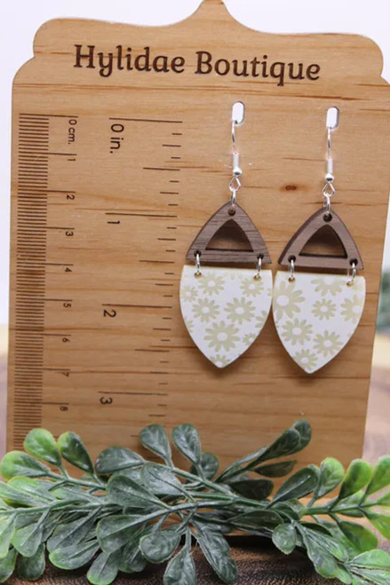 White Daisies || Dangle Earrings || Hypoallergenic