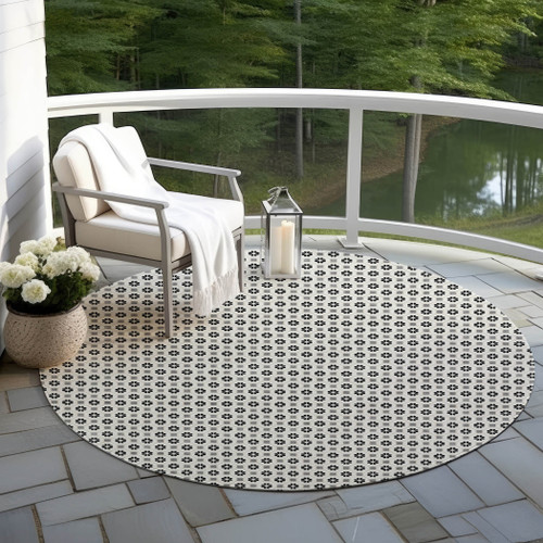 8' Ivory And Black Round Floral Washable Indoor Outdoor Area Rug