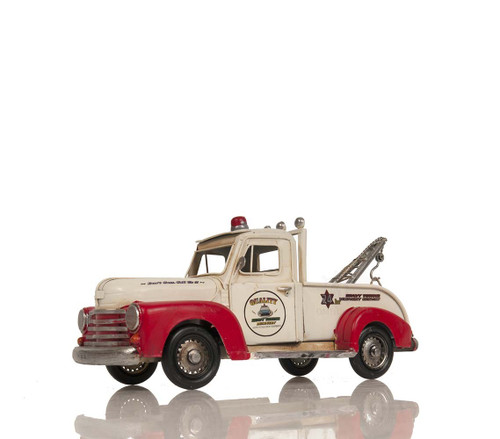 Homeroots Home Decor Chevrolet Tow Truck Sculpture