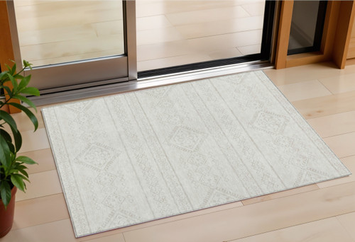 3' X 5' Ivory And Silver Southwestern Washable Indoor Outdoor Area Rug