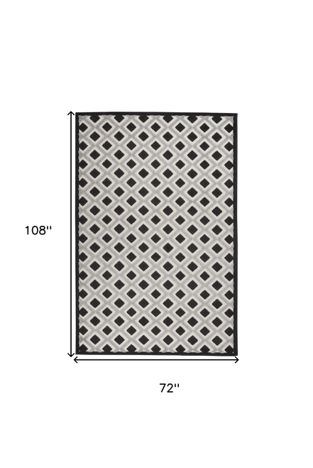 6' X 9' Black And White Geometric Indoor Outdoor Area Rug