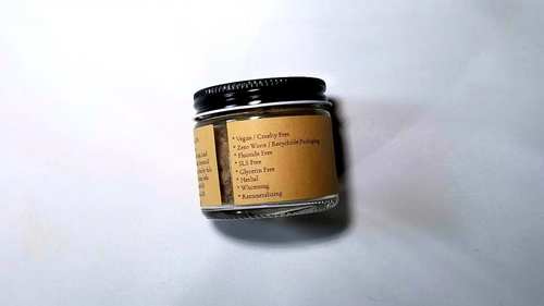 Natural Dental Cleaning Powder: Cinnamon & Peppermint