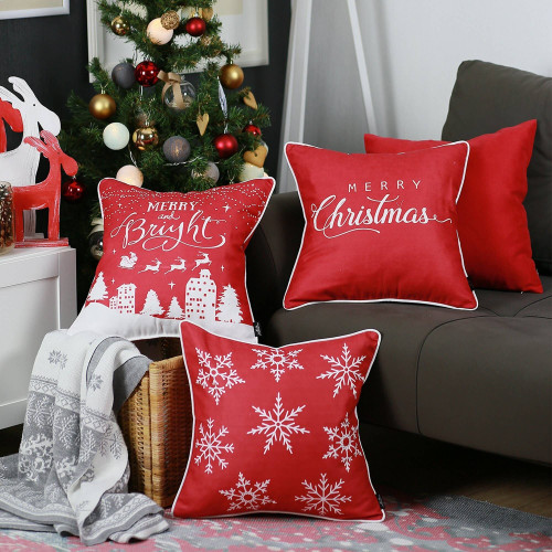 Homeroots Home Decor Set of Four 18 Inch x 18 Inches Red Zippered Polyester Christmas Snowflakes Throw Pillow
